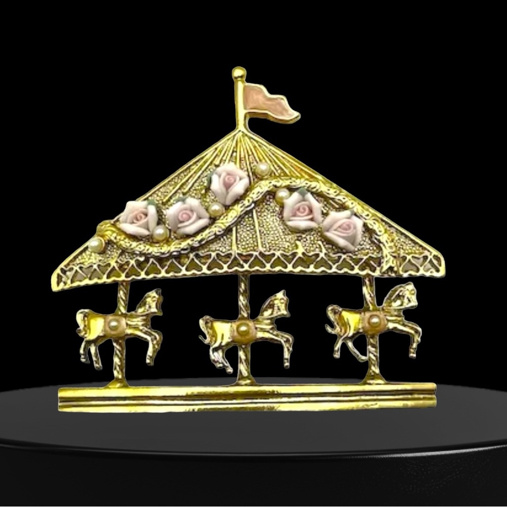 Carousel Horses Etched
Goldtone Brooch with Ceramic Roses and Faux